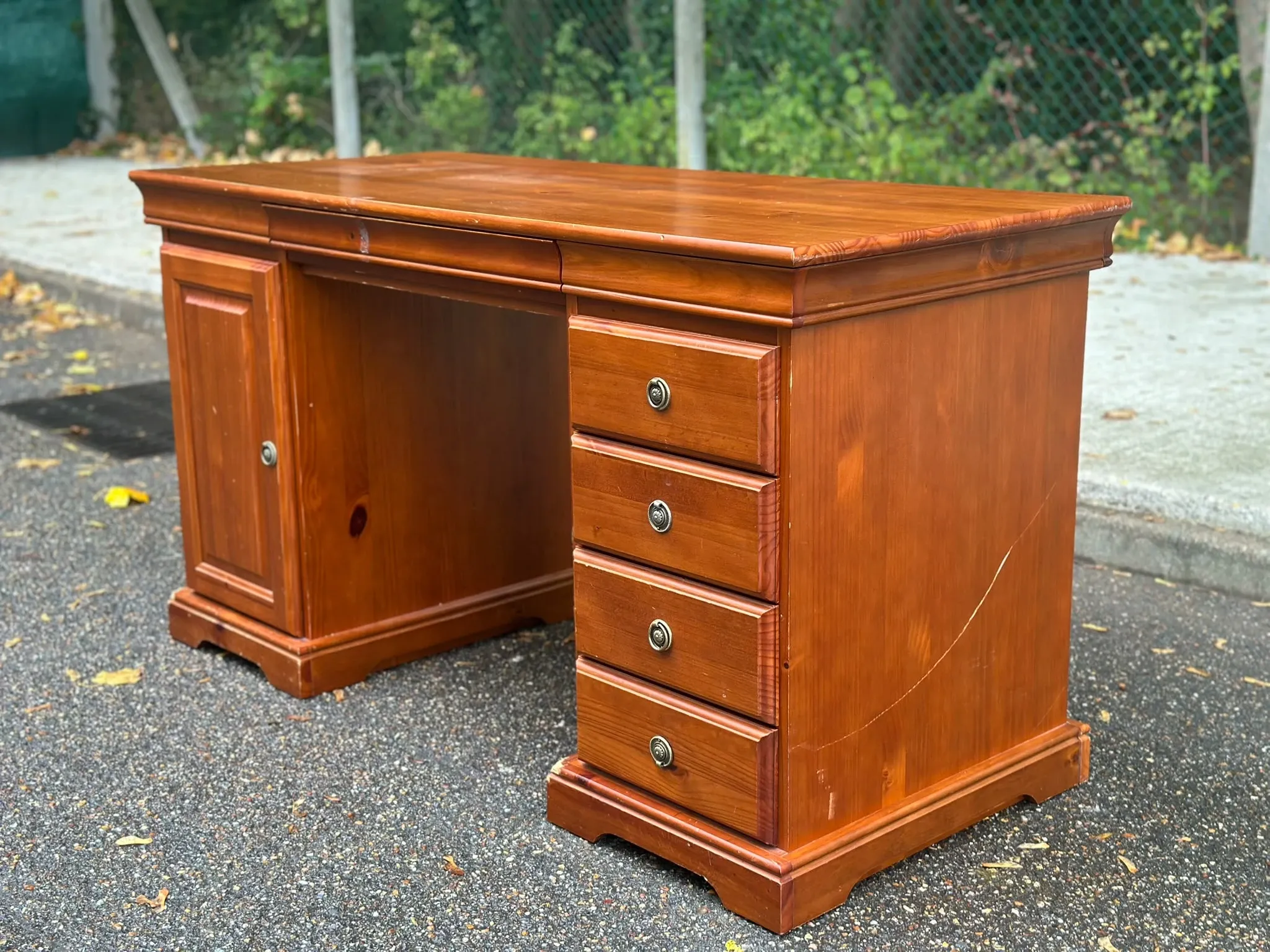 Minister's desk solid wood drawers storage keyboard shelf 140x60 1980