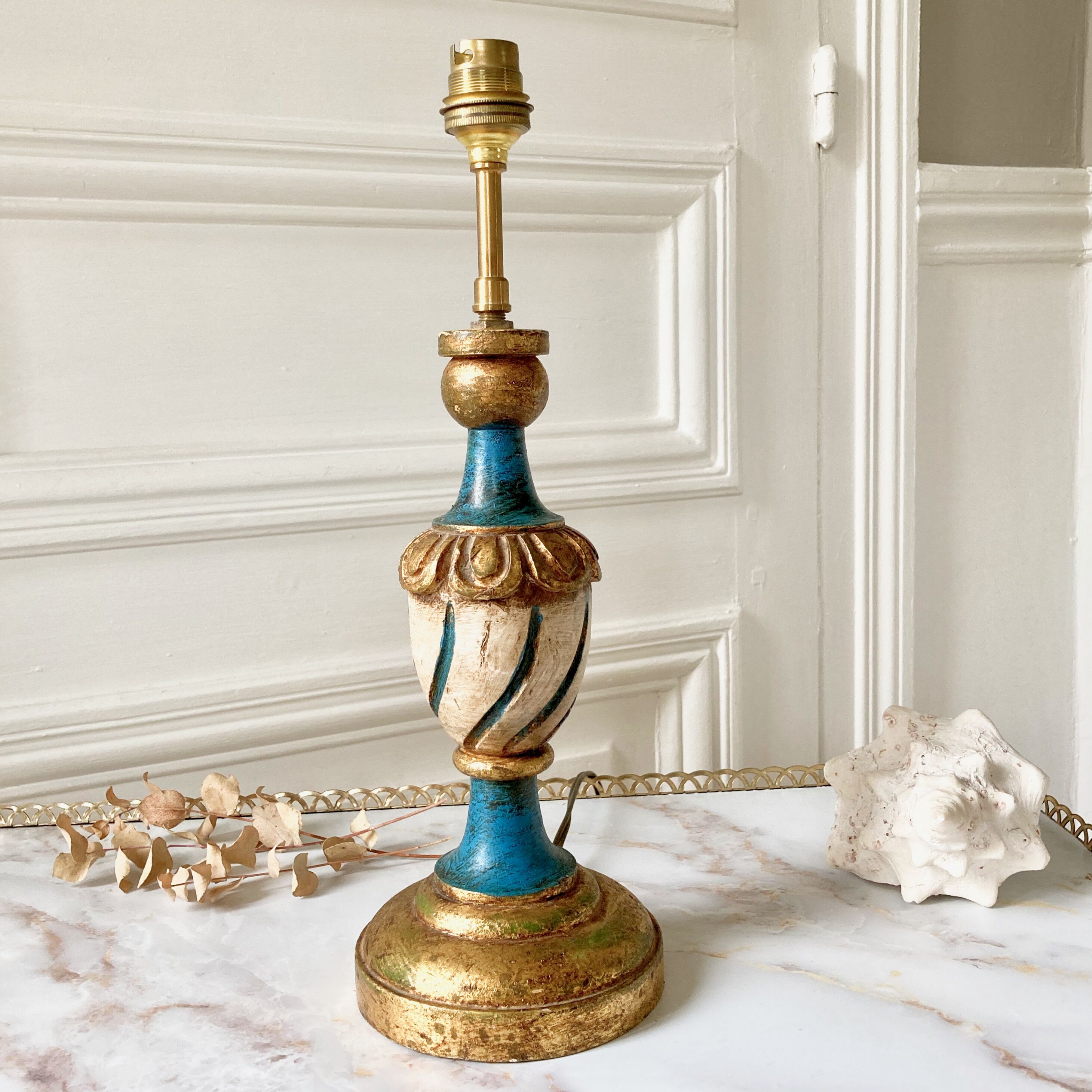 Gilded wooden lamp base