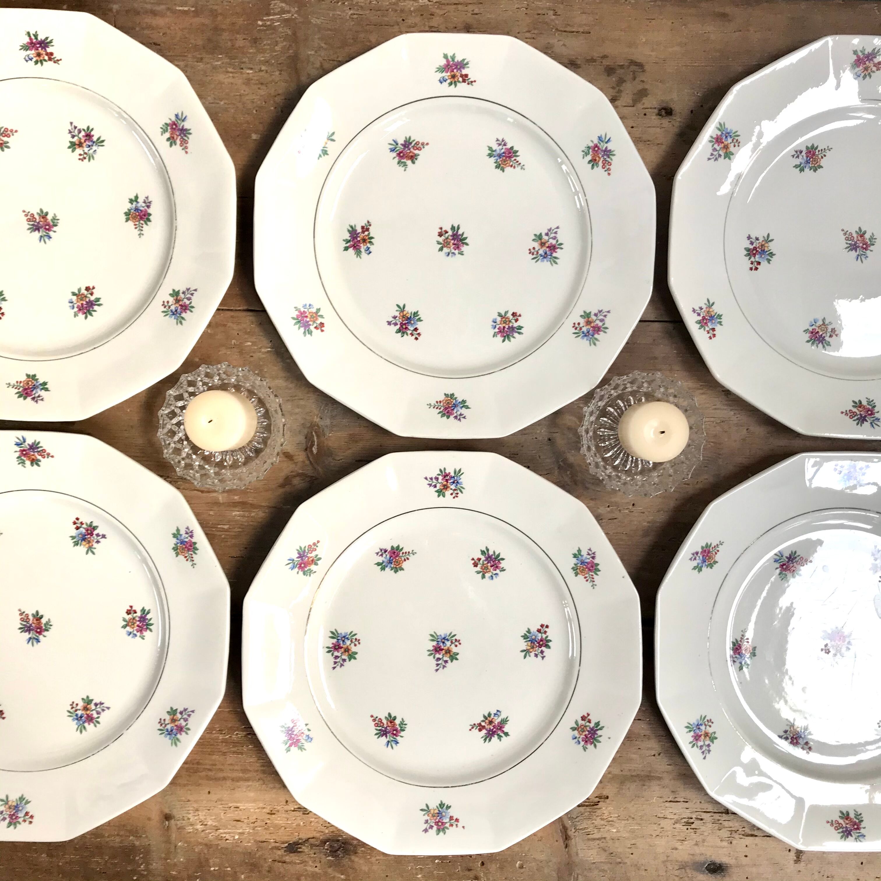 Lot of 6 flat porcelain plates