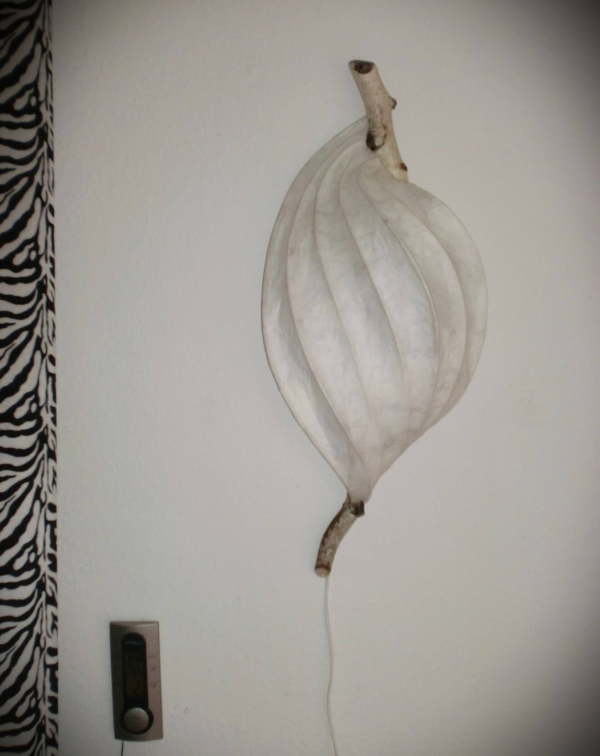 Lampe murale décorative Organic Light Sculpture, branche de bouleau et papier