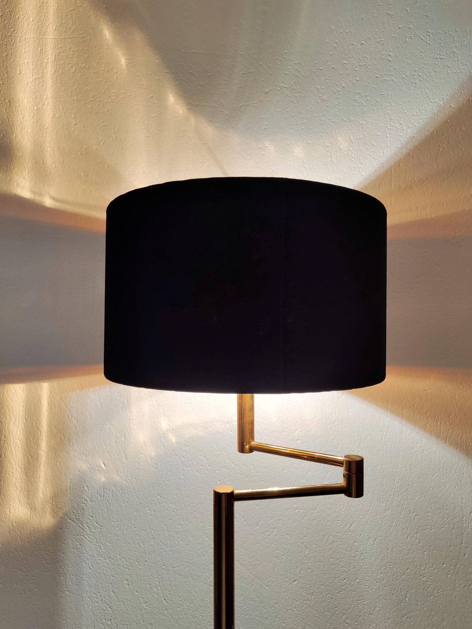 Articulated floor lamp in brass with a velvet shade, 1970.