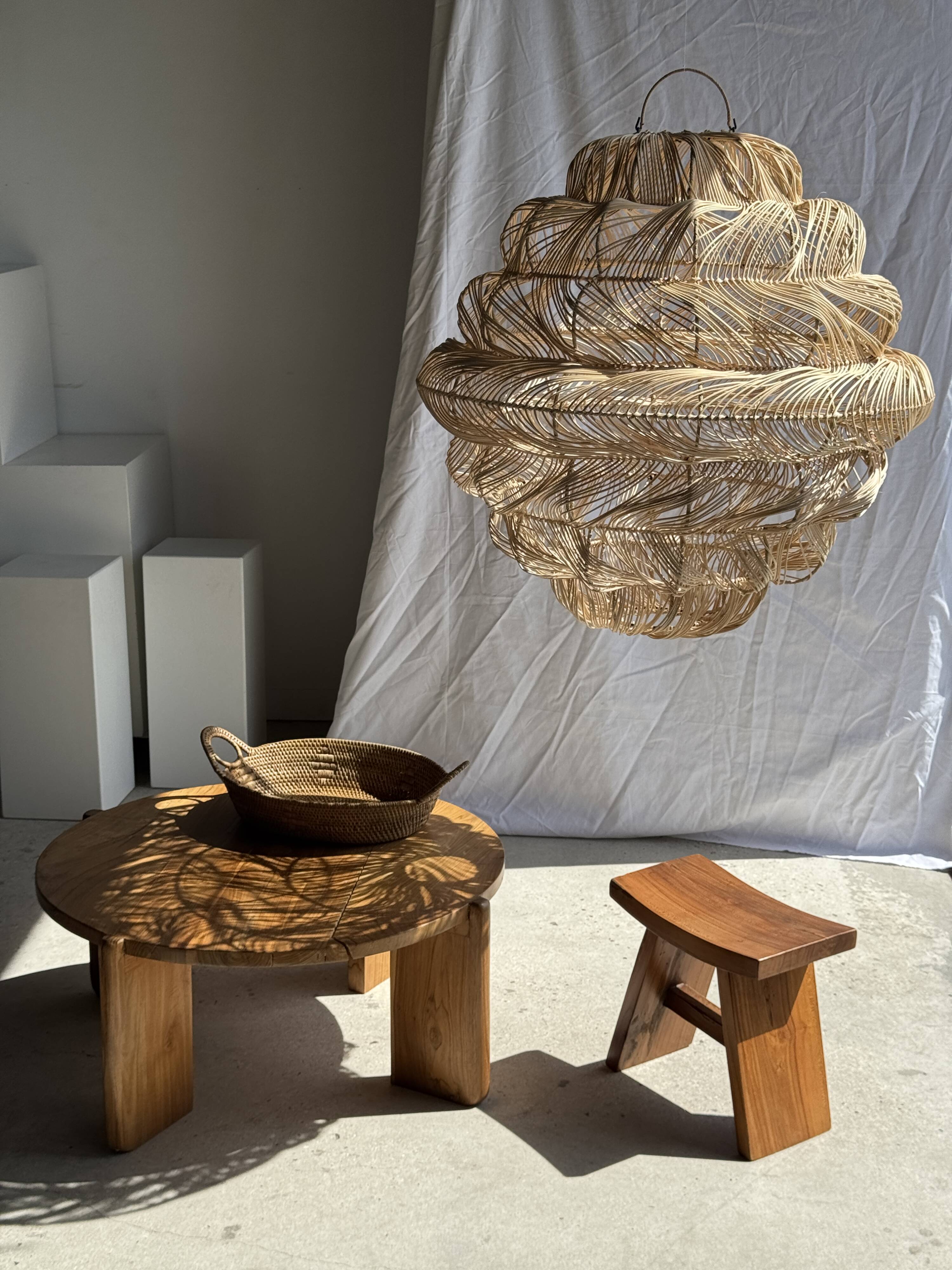 Suspension or rattan lampshade in an elongated spherical shape, layered H80 D