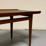Table basse en teck Finn JUHL années 1960
