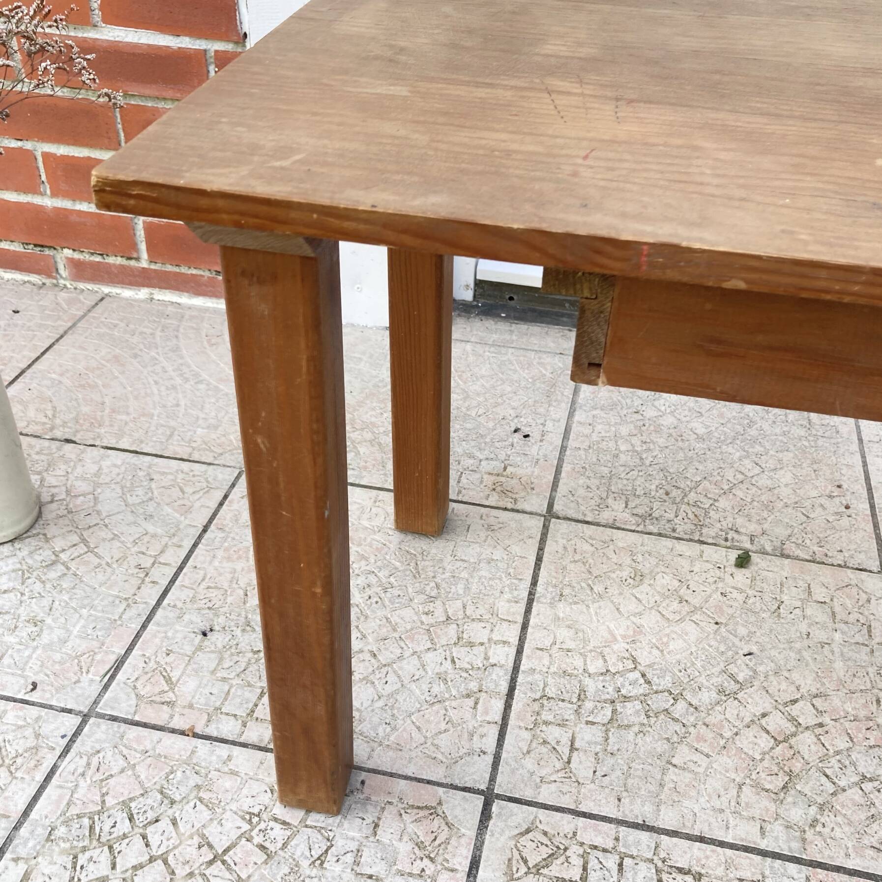 Small wooden desk or coffee table