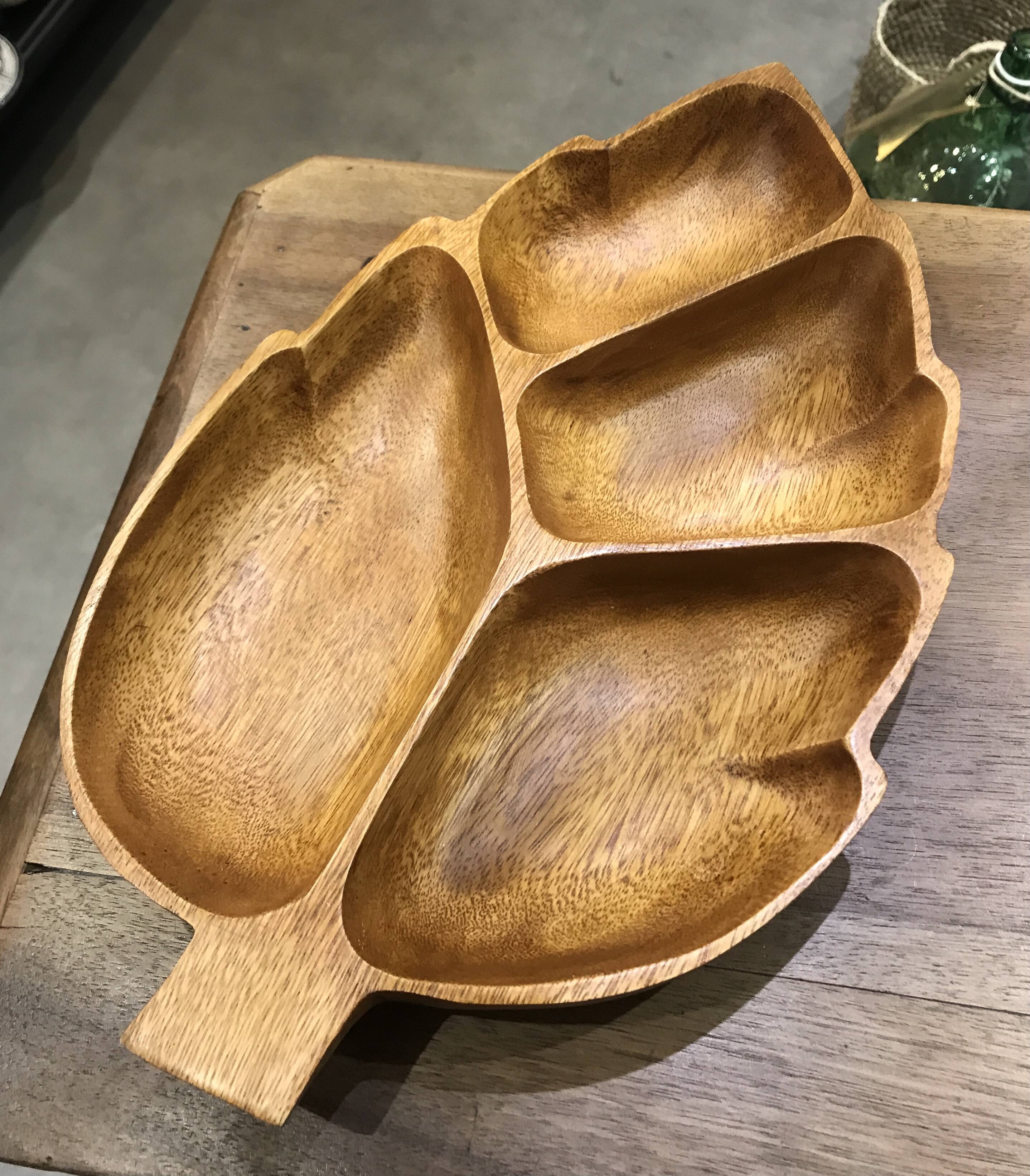 Acacia wood leaf serving dish