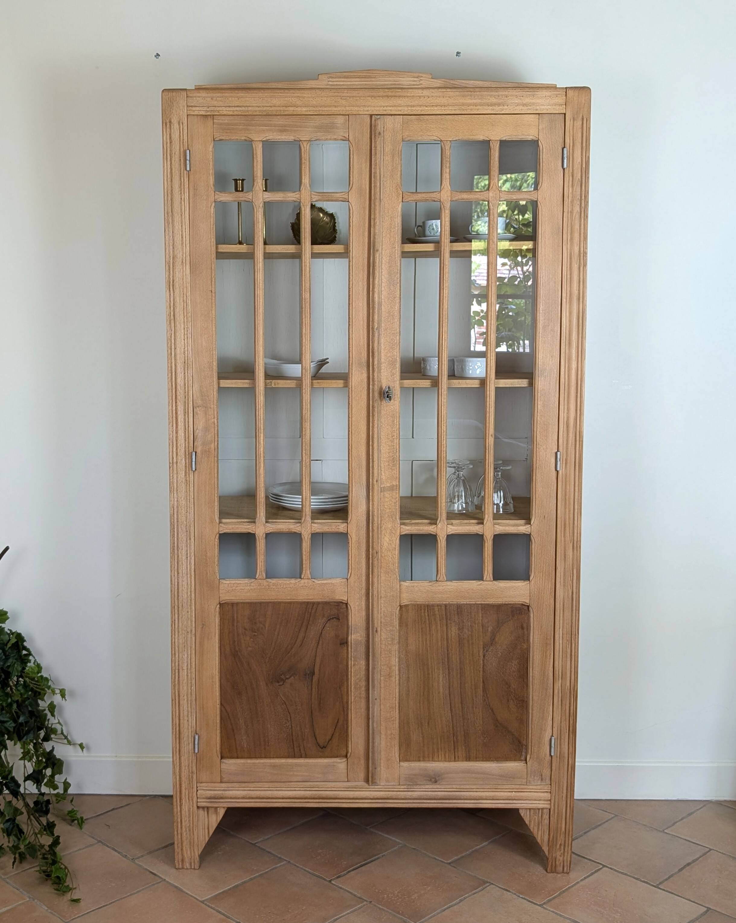 Armoire parisienne vitrée