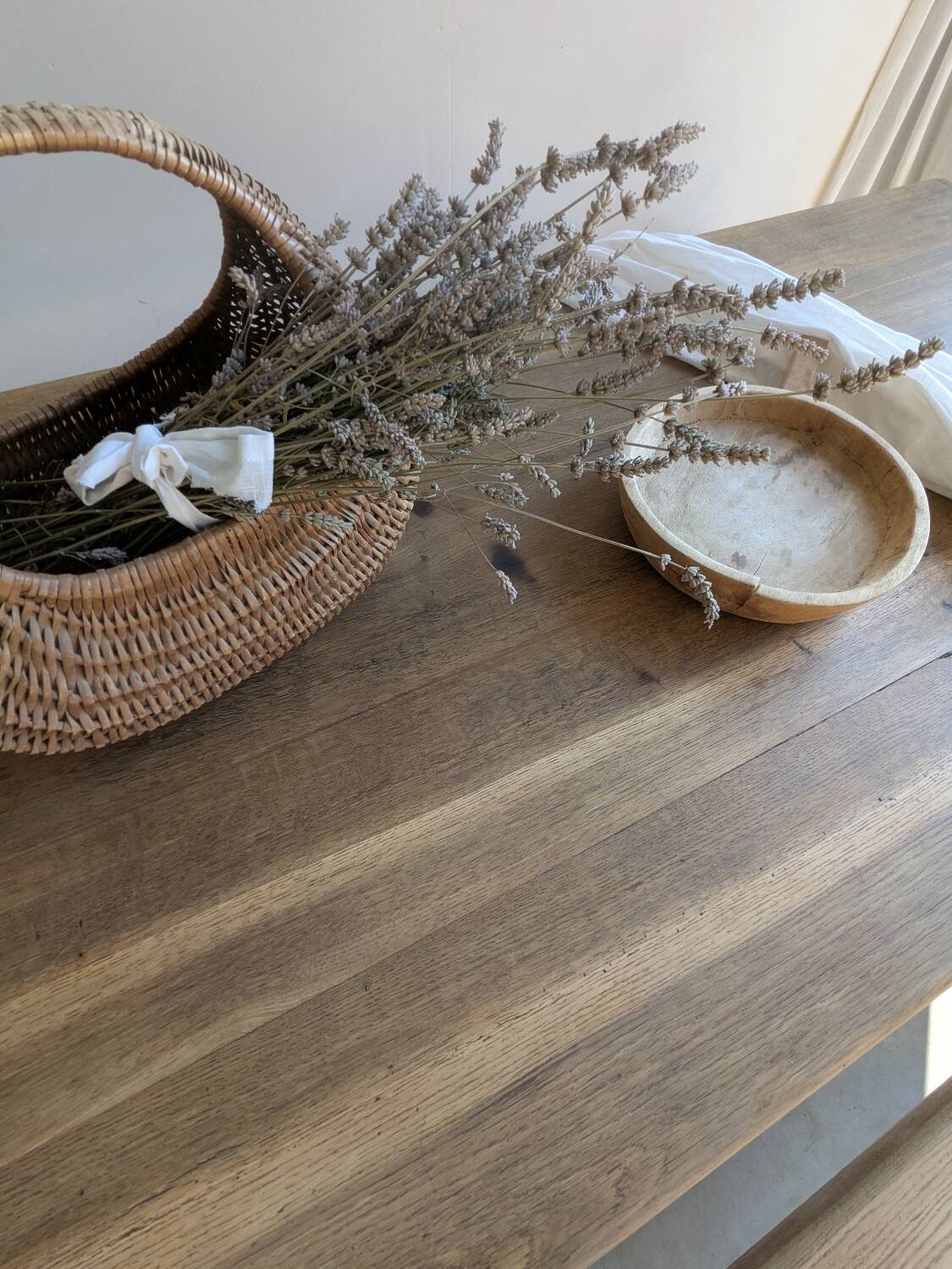 Farmhouse table with drawers for 10 people