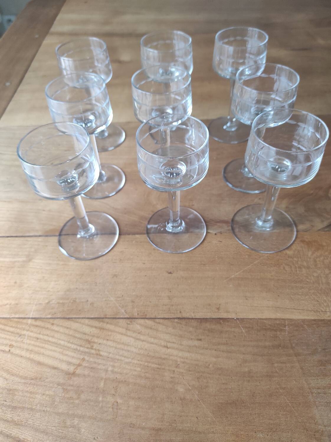 Set of 9 Anjou-style white wine glasses