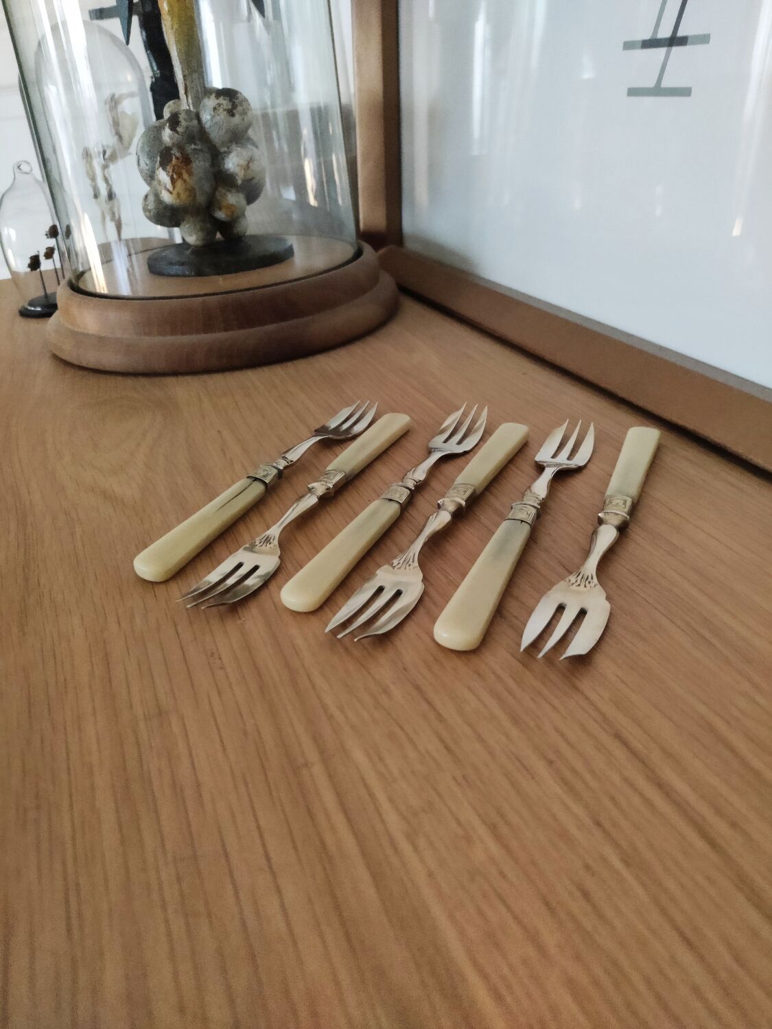 6 dessert forks