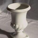 Médicis vase with floral decoration, made of Limoges porcelain.