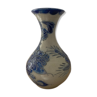 Betschdorf sandstone vase