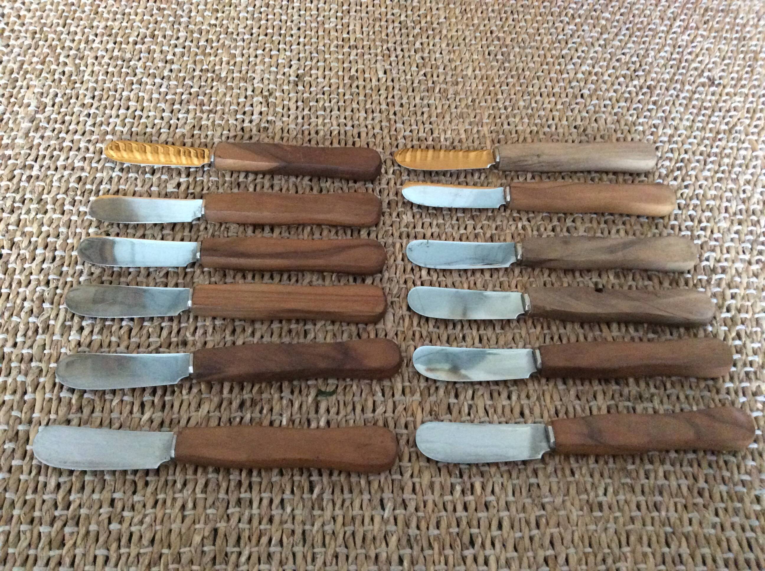 12 couteaux à fromage