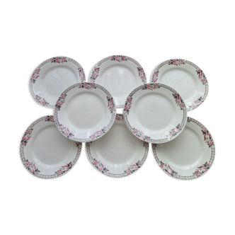 Set of 8 dessert plates in faience of Saint Amand