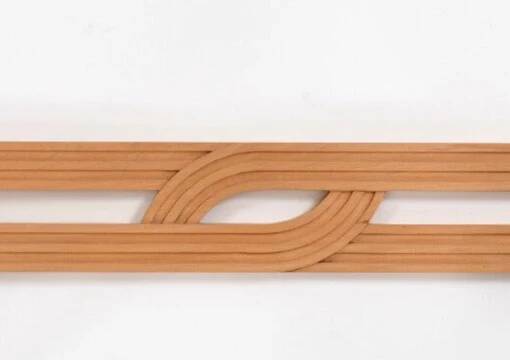 Vincent Gonzalez: sculpted wall lamp in bent wood, 1970s design.