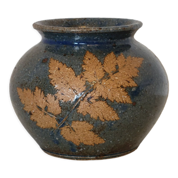 Sandstone vase decorated with oak leaf, ceramic by Alain Blanchard