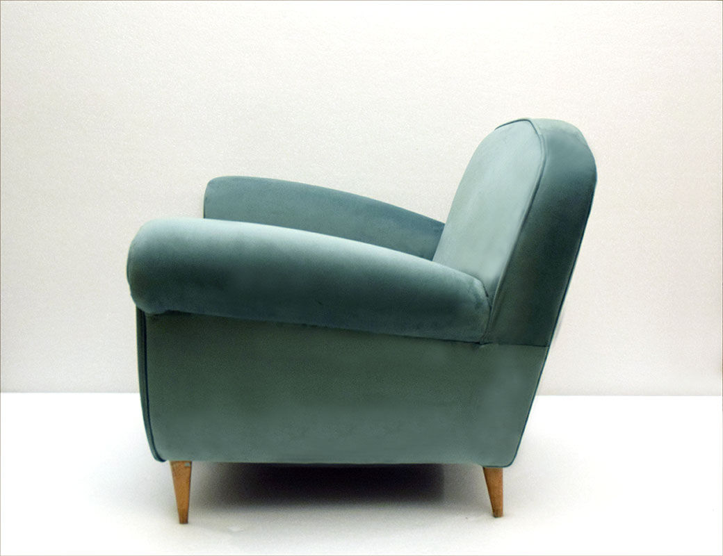 Armchair in velvet 1950s