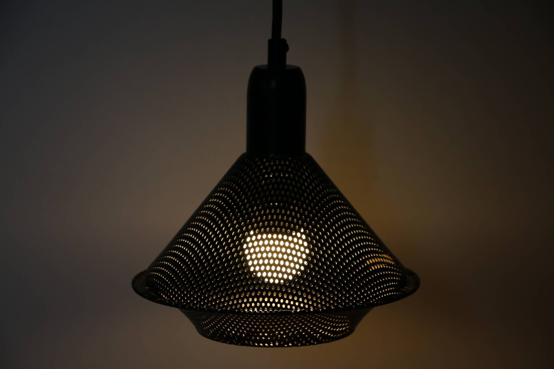 Perforated metal suspension 1980