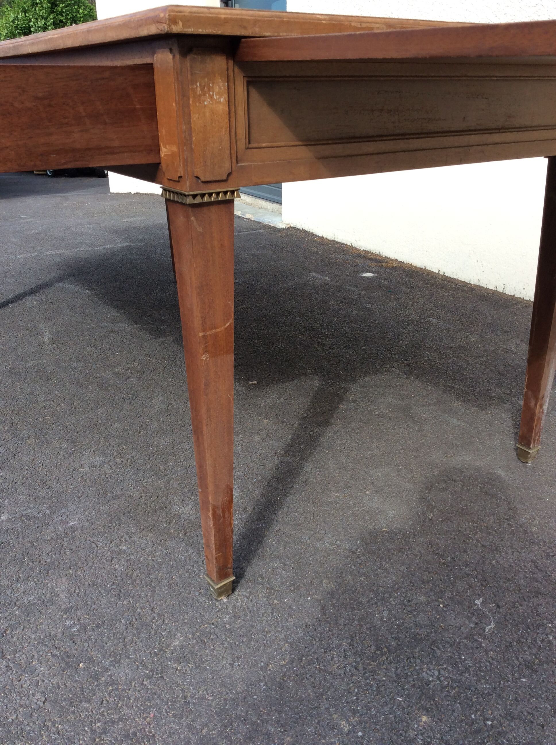 Bureau de style Louis XVl en acajou