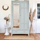 Armoire parisienne restaurée