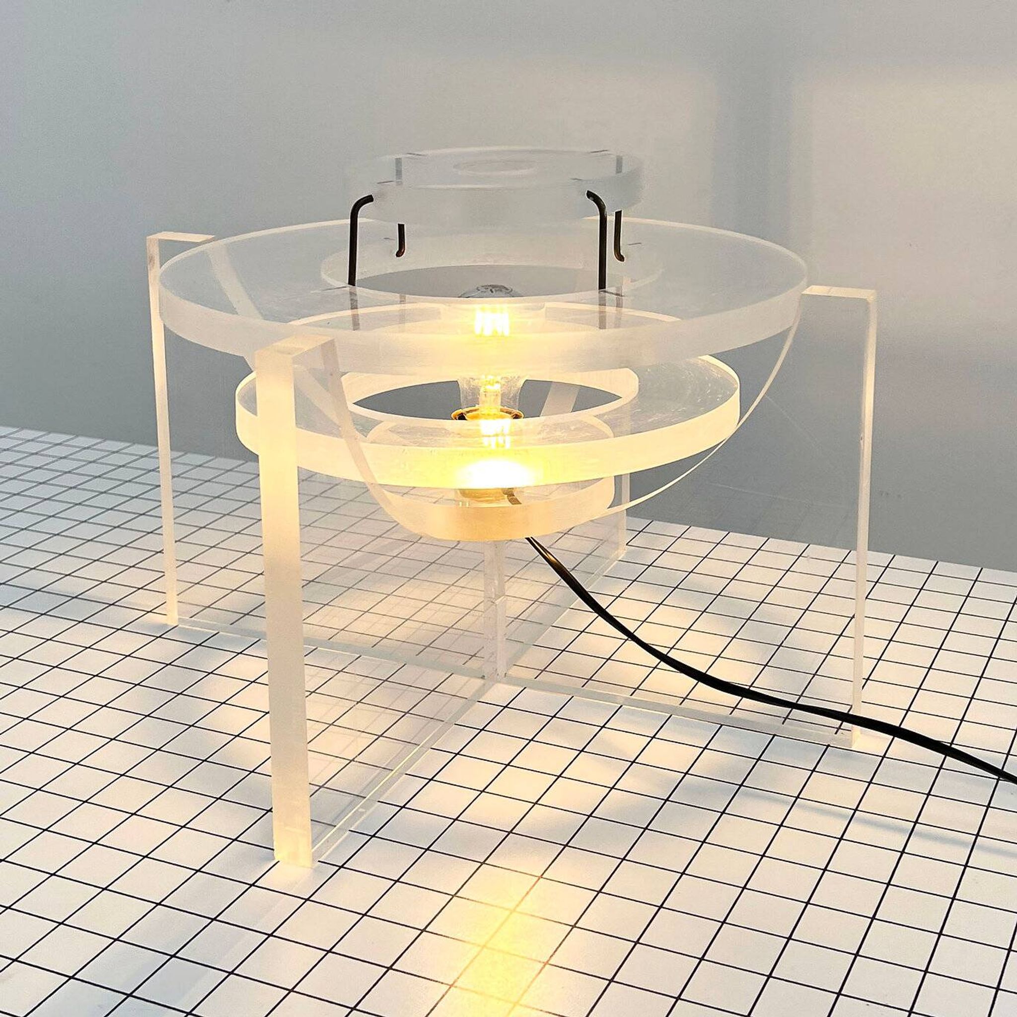 Lampe / Sculpture Italienne en Plexiglas, 1980