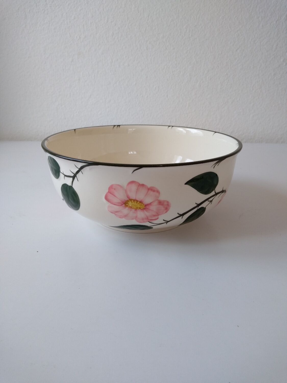 Spring salad bowl pink model
