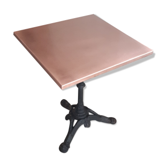 Table bistro avec plateau cuivre