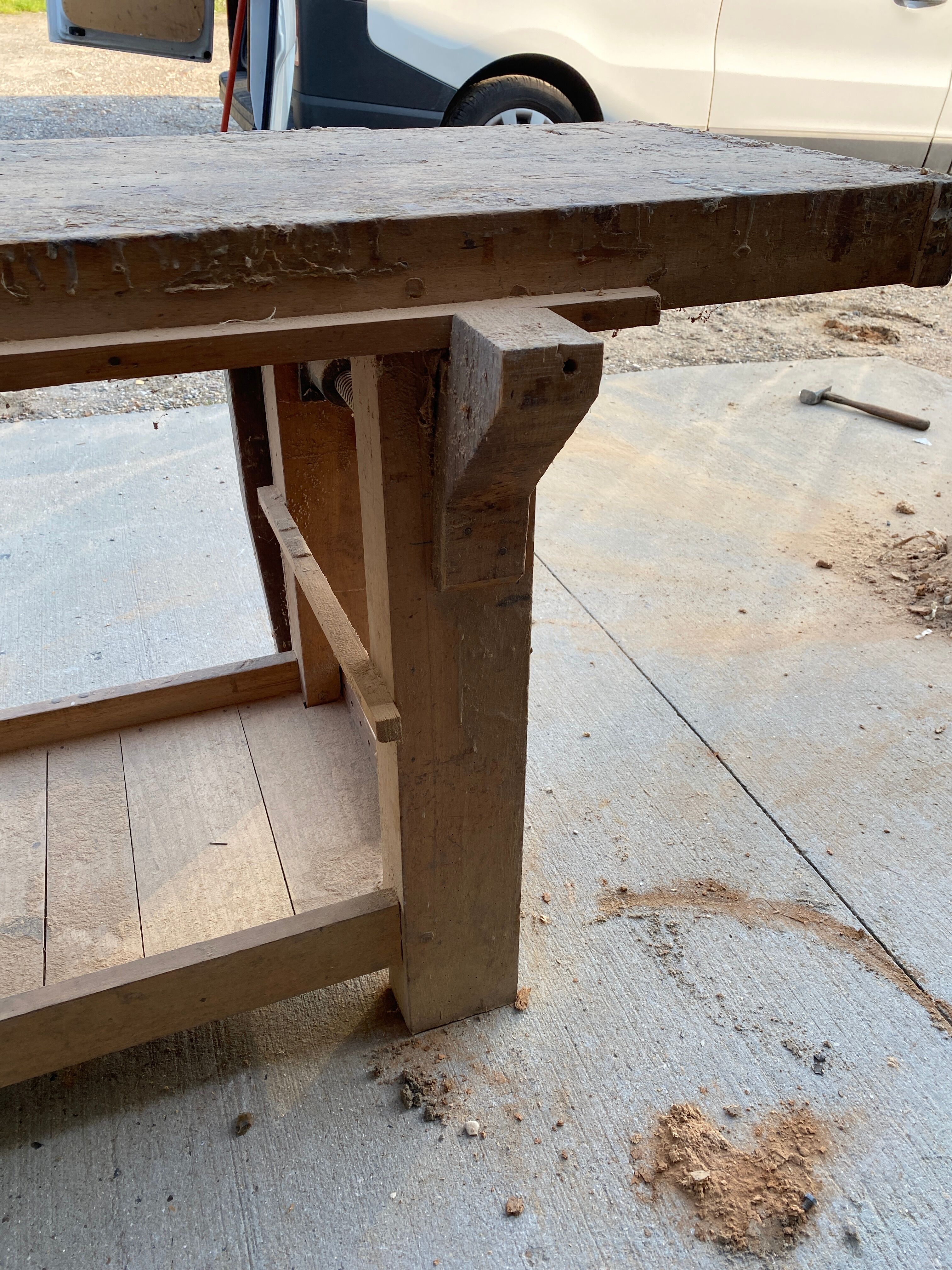 Joiner's workbench straight press