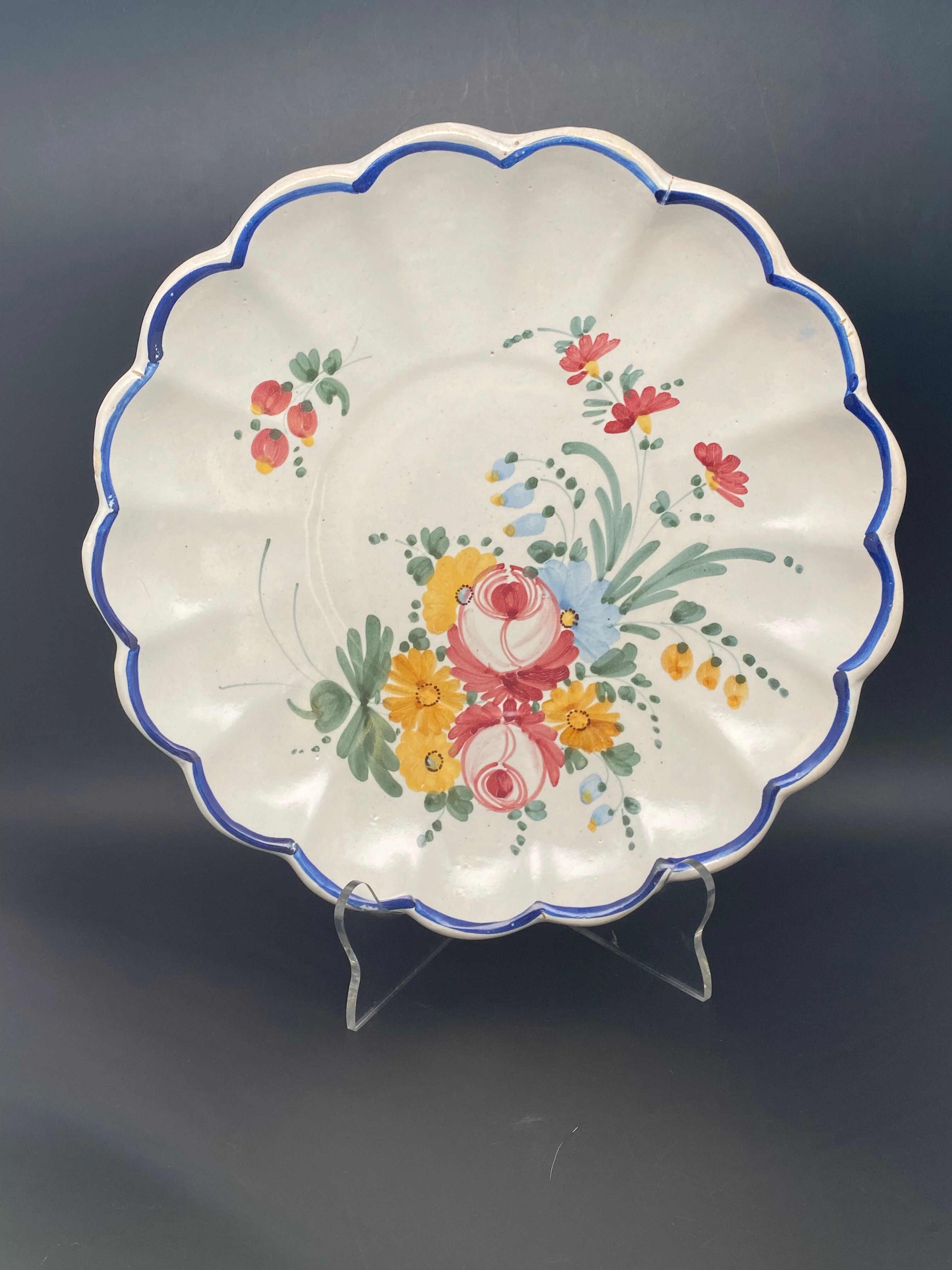 Round dish shape daisy Pattern Floral pattern in Italian ceramic – MMF17