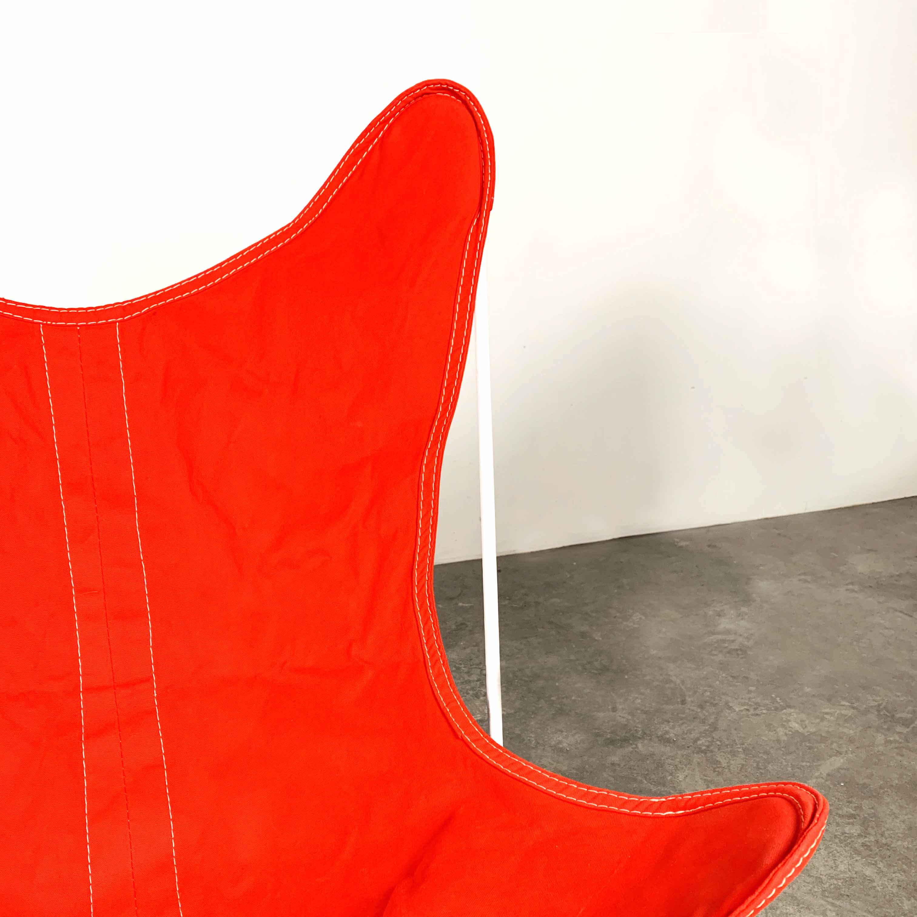 Butterfly lounge chairs by Jorge Ferrari Hardoy for Knoll, 1950