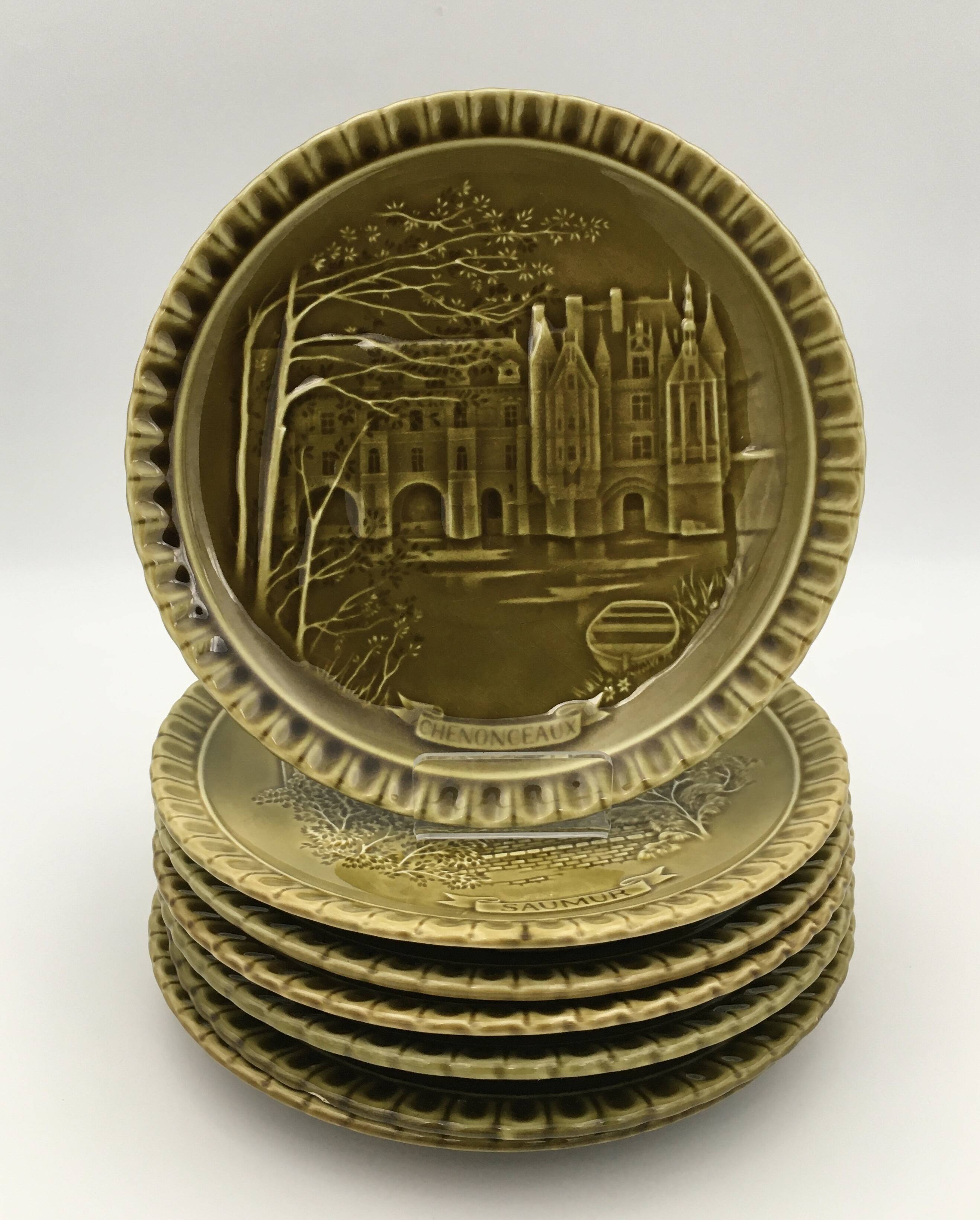 Gien earthenware plates “Châteaux de la Loire” – 1970s
