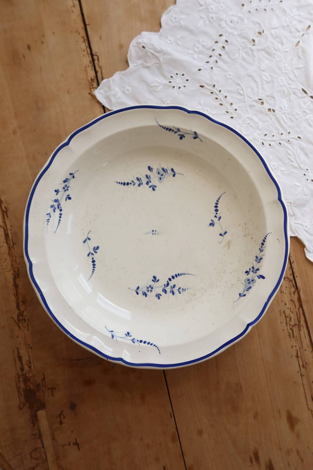 Vintage Lunéville K&G ivory earthenware shallow dish - Blue floral decoration