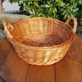 Round wicker basket