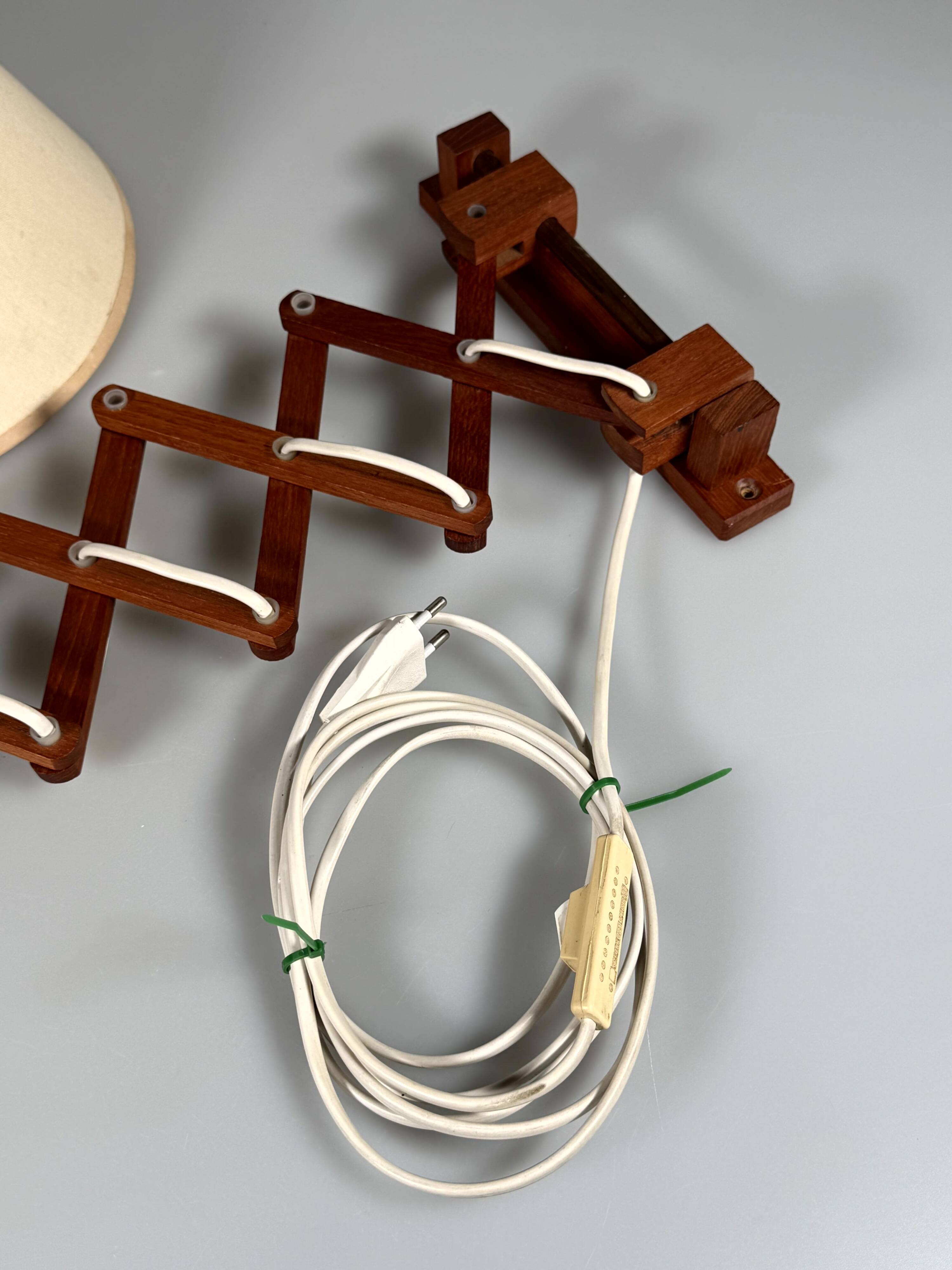 Applique murale des années 1960 1970, lampe ciseaux en teck, Danemark, design danois