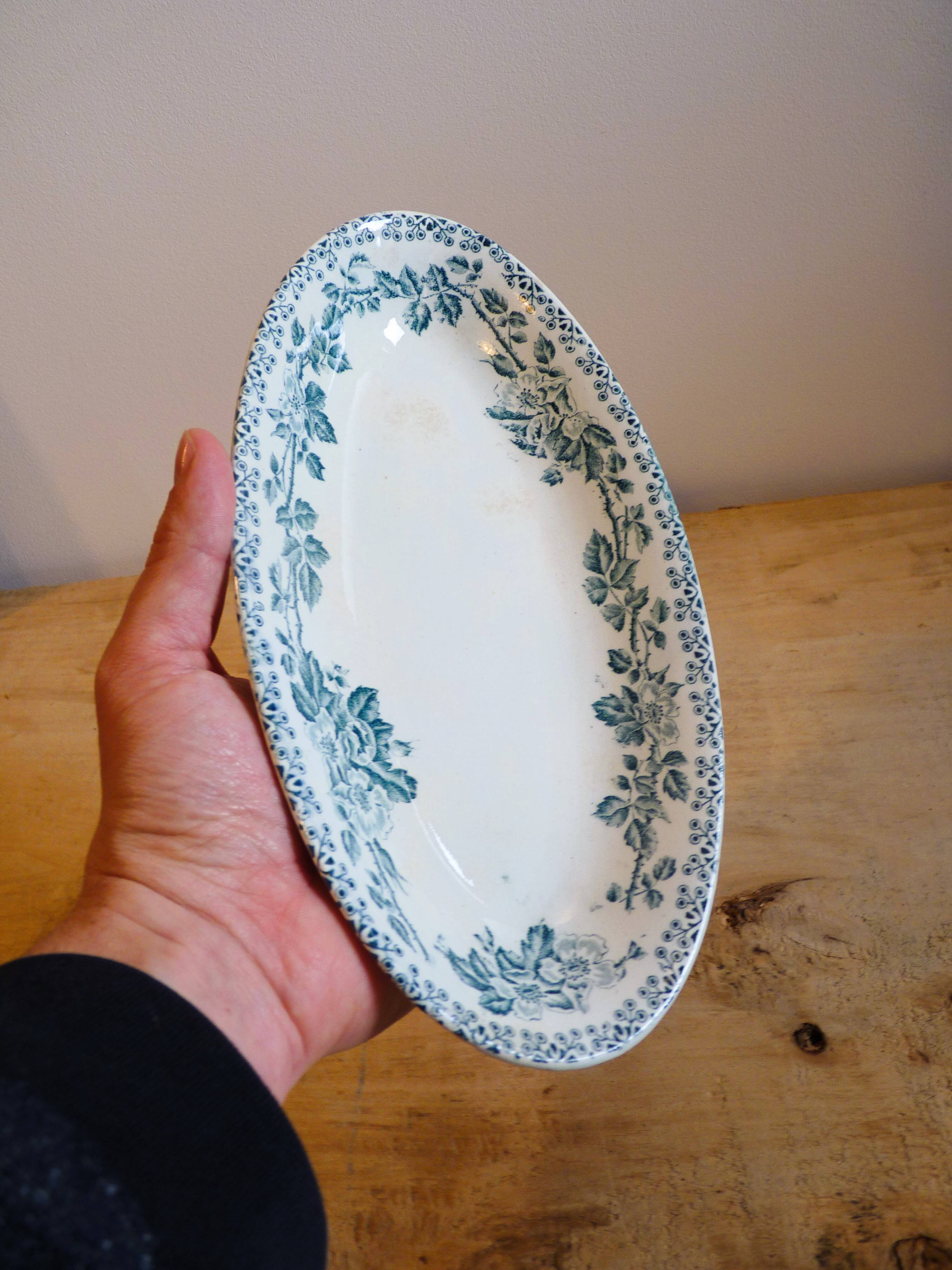 Oval ravier dish with floral decoration - "Guadeloupe" Terre de fer - Debray
