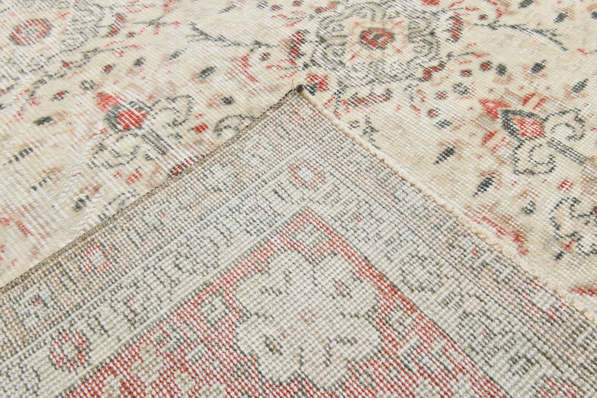 Tapis persan vintage à motif floral