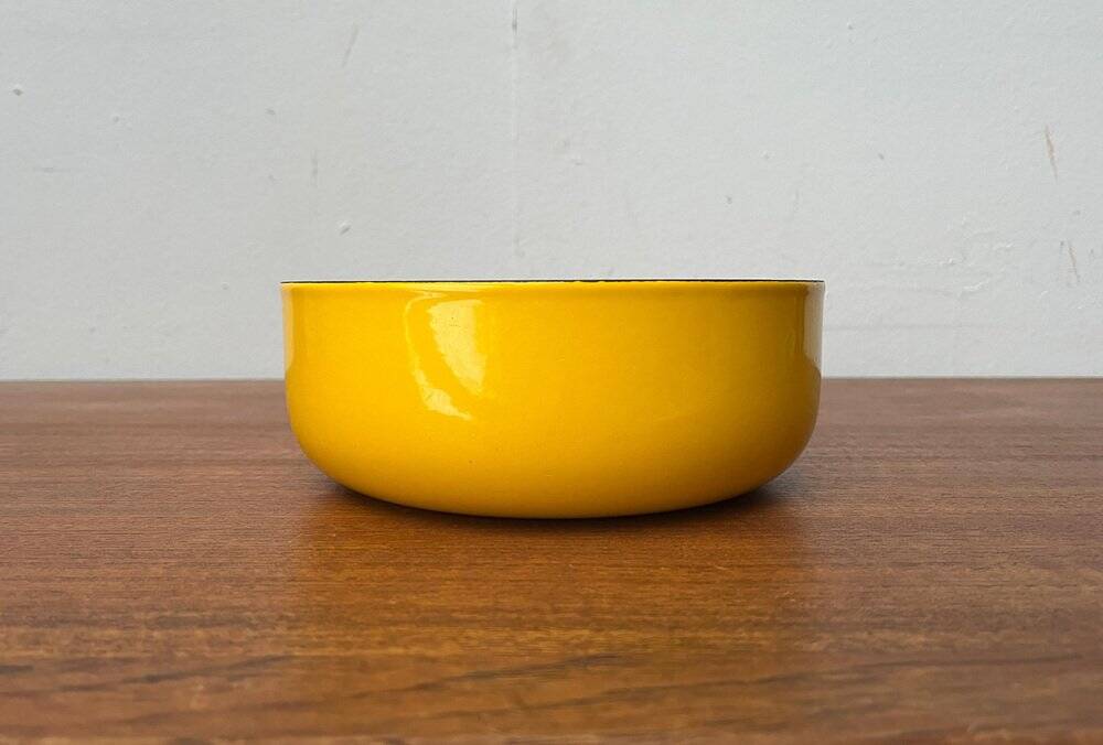 Yellow enamel bowl mid-century by Kaj Franck for Wärtsila Arabia, Finland, 1960s.