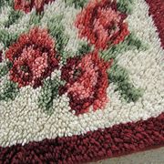 Tapis romantique blanc et bordeaux 190 x 150 cm