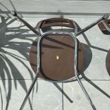 3 Chaises en skaï marron chocolat des années 1960-1970, estampillées.