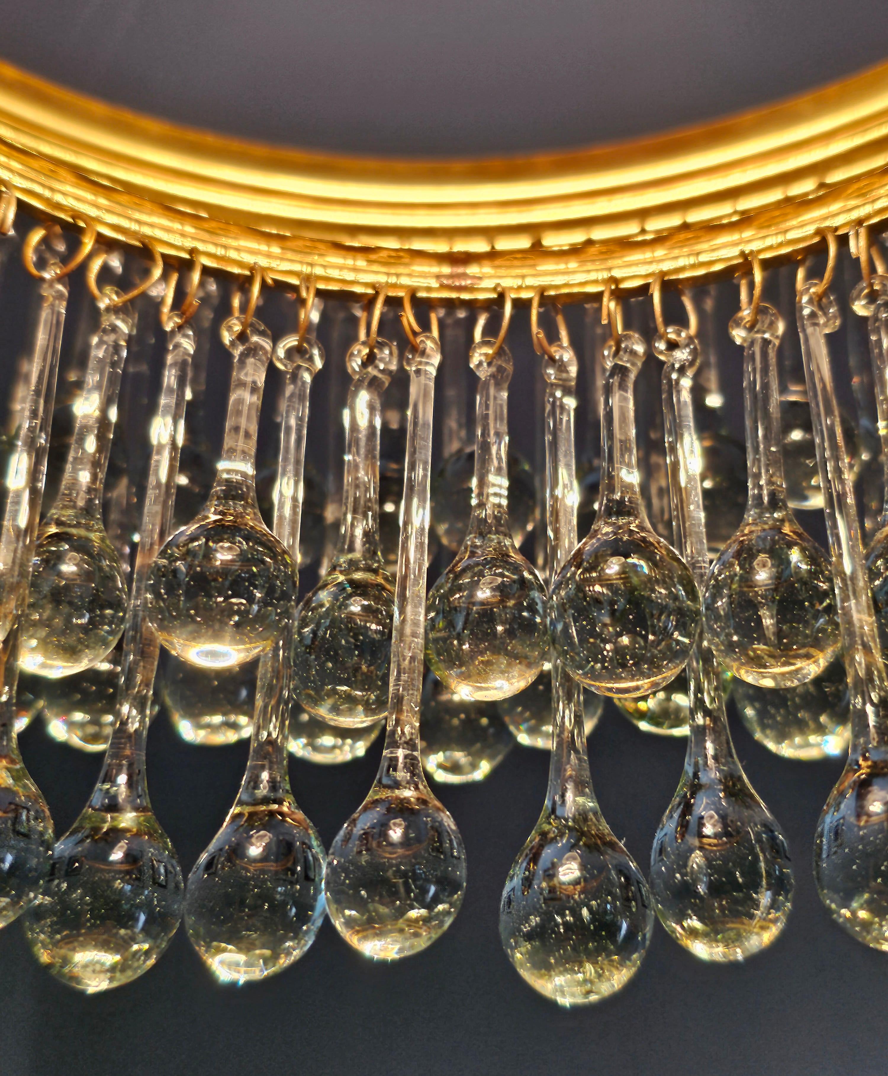 Small Hollywood Regency chandelier with miniature drops, Austria 1940.