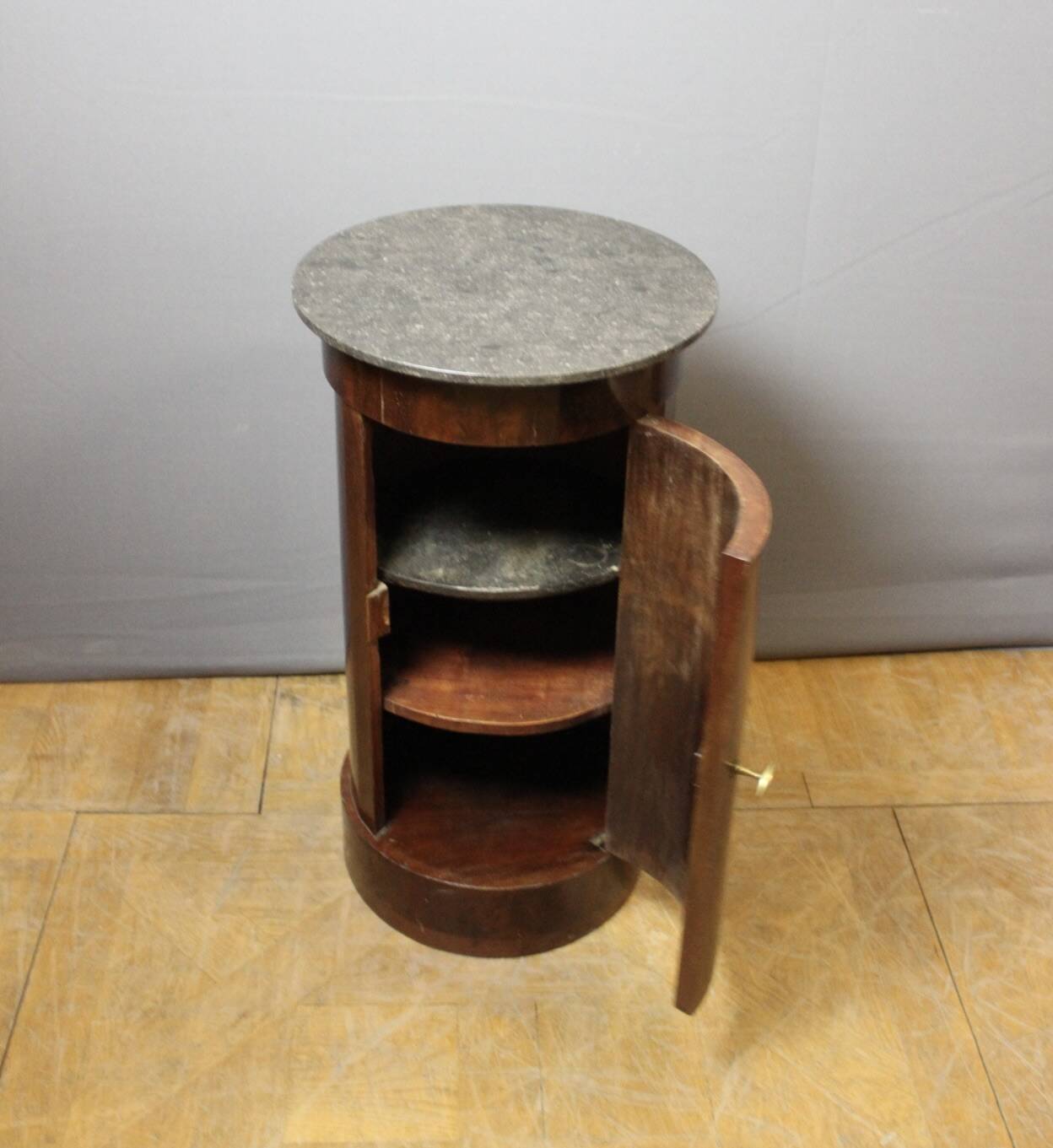 Empire bedside table in mahogany, 19th century.