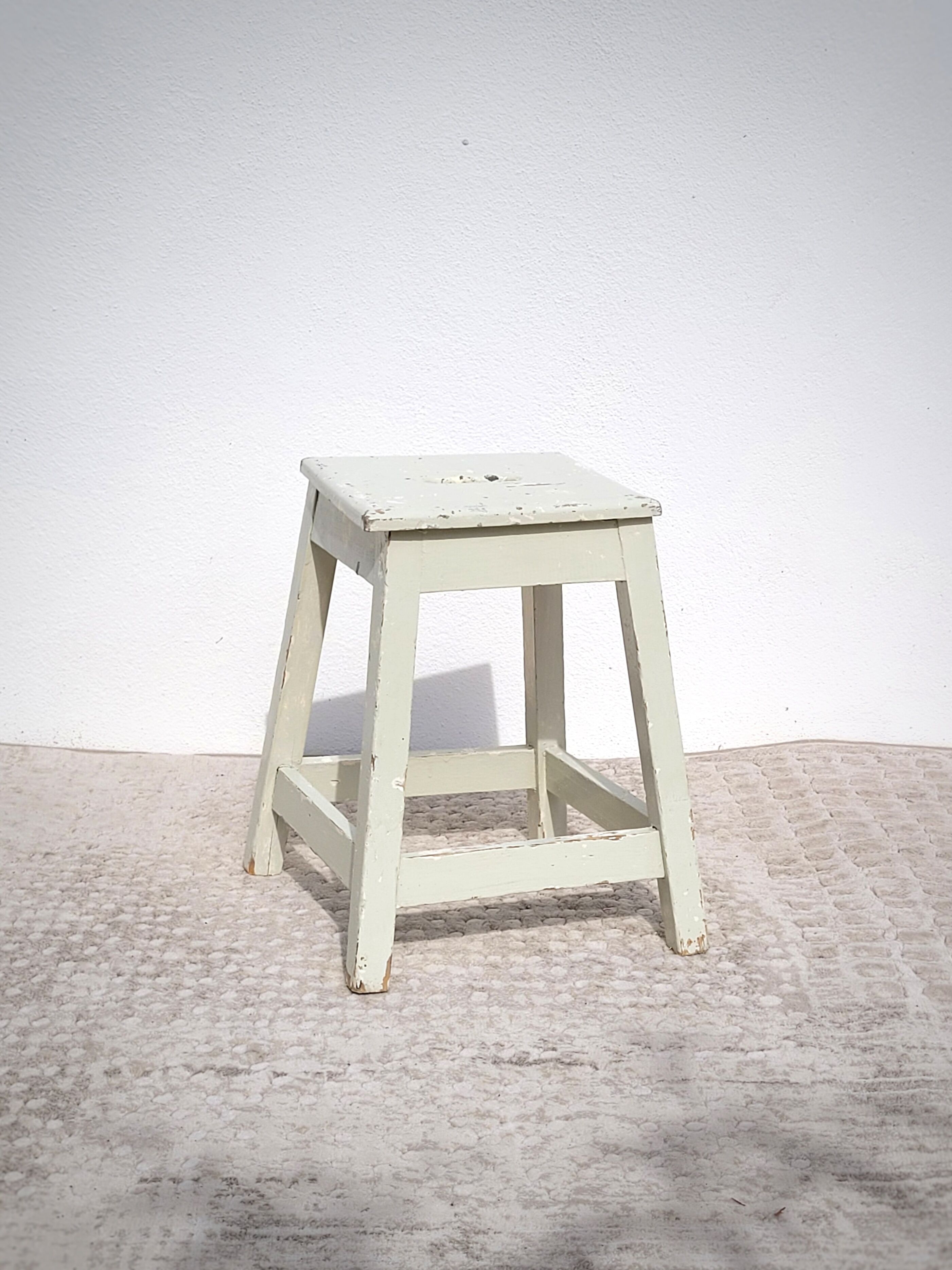 Country bottom stool