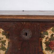Central European wedding chest in polychrome pine with floral cartouches – Tyrol, circa 1890