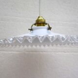 Suspension with serrated opaline lampshade