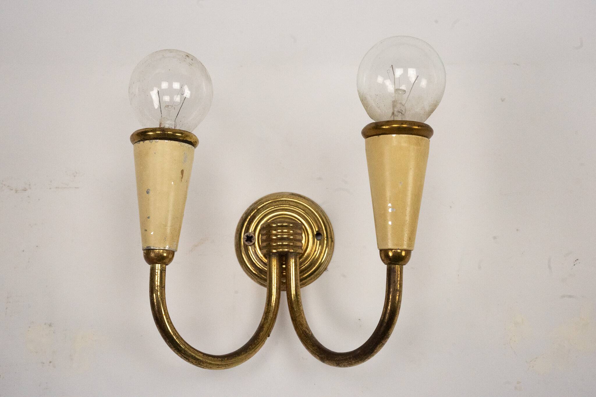 Set of four Mid-Century sconces in lacquer and brass. Italy 1950s