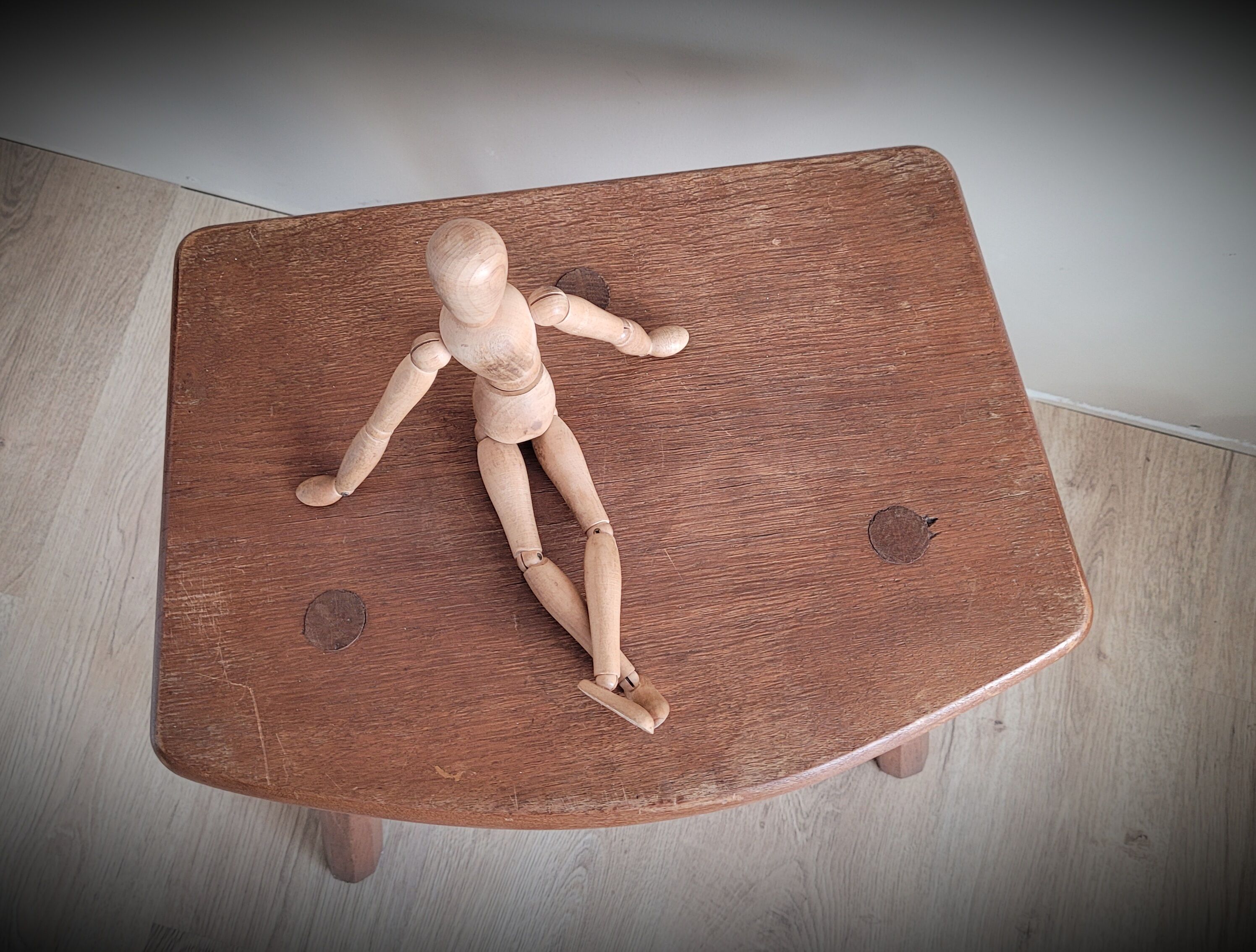 Tripod stool cowbird half round