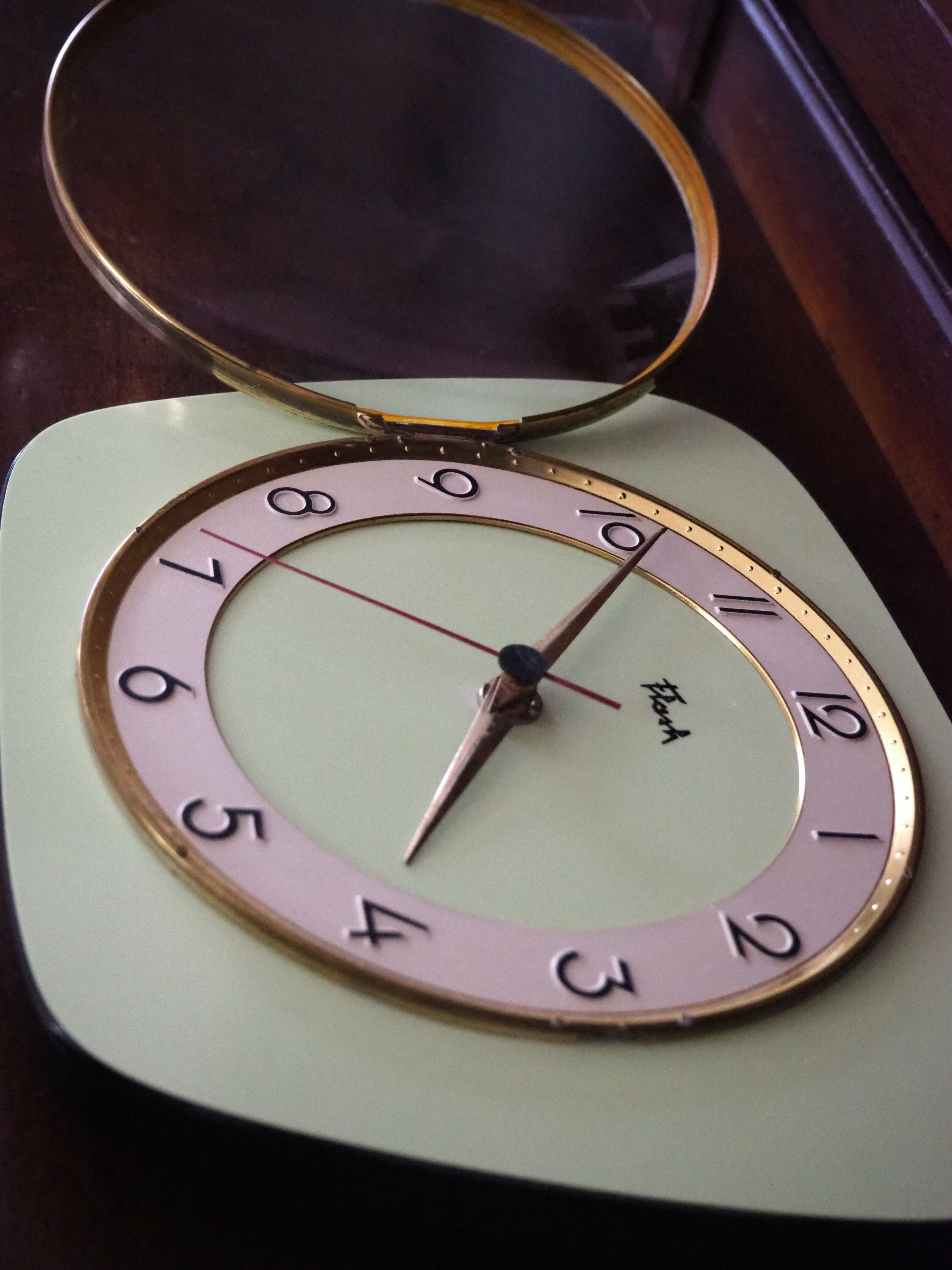 "Flash" pendule in green water formica from the 50s/60s