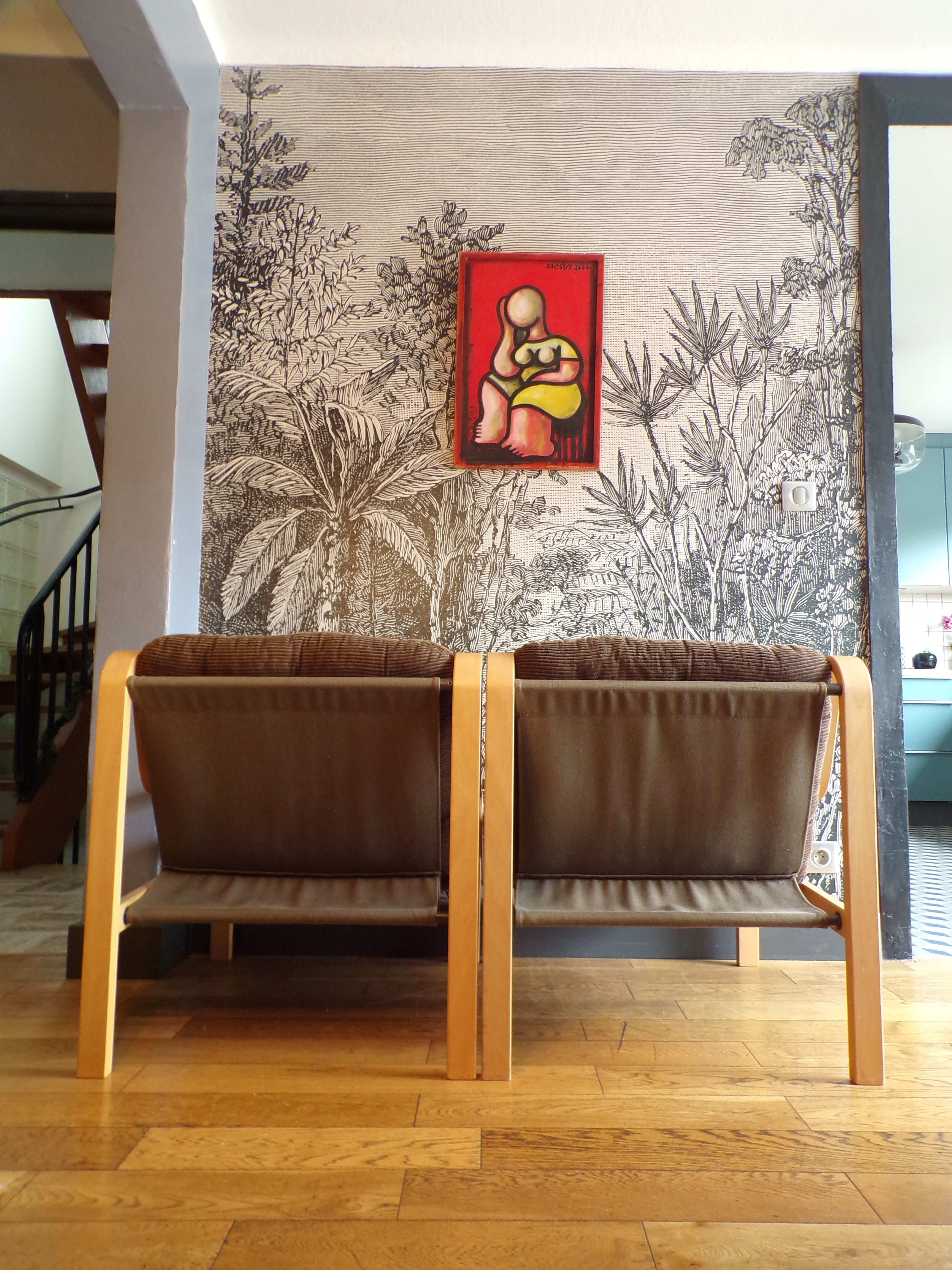 Paire de fauteuils scandinaves en bois cintré