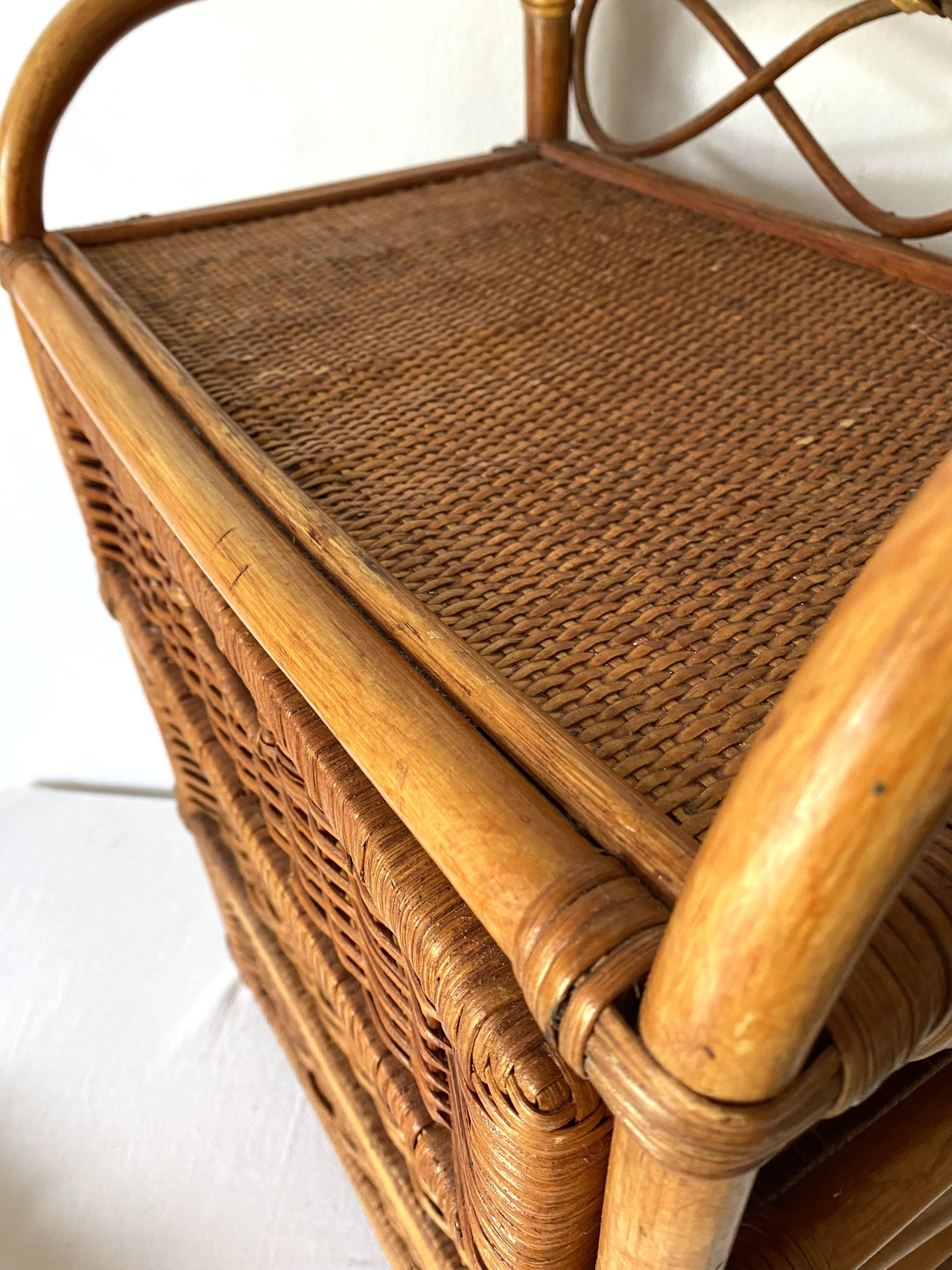 Commode en rotin , chiffonnier 3 tiroirs