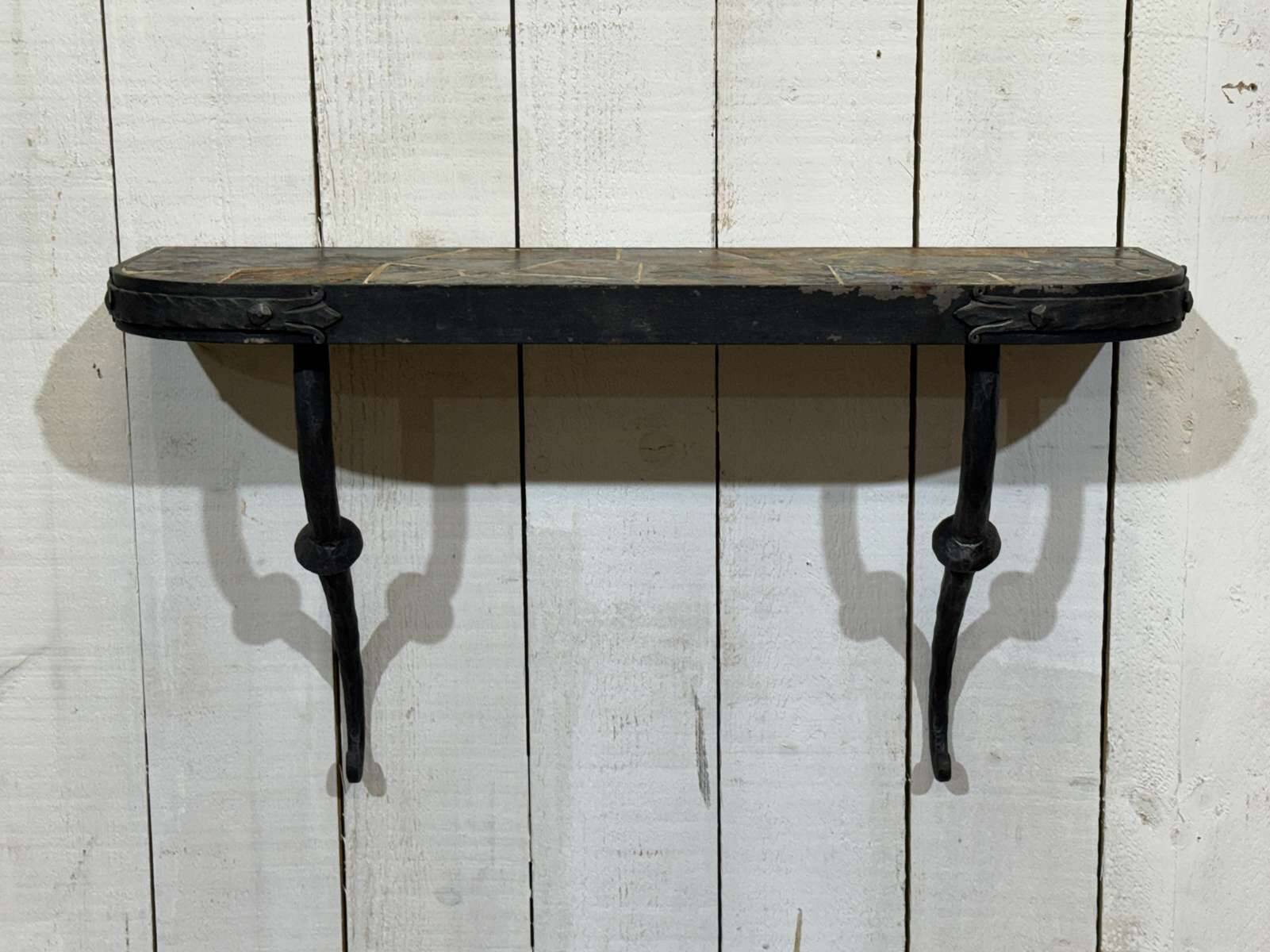 Console en acier forgé et plateau en ardoise, travail des années 1950 - L=7