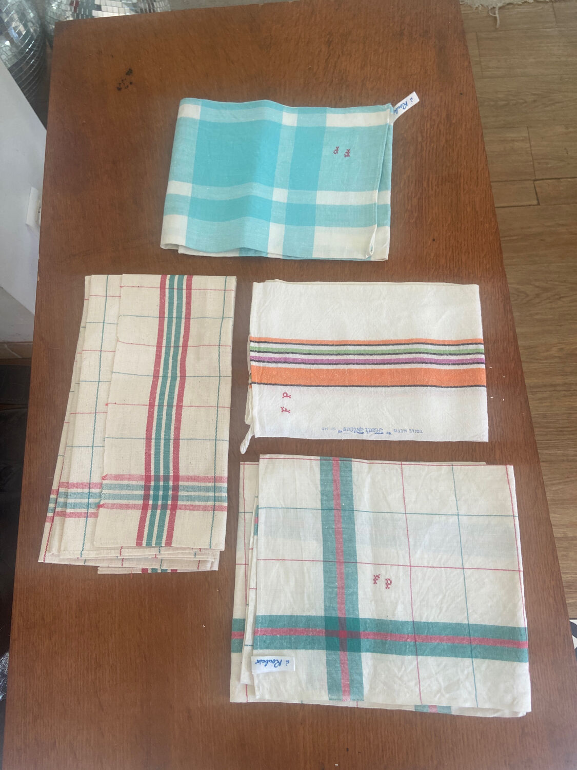 Set of 4 vintage tea towels